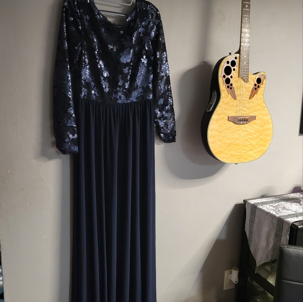 Vera Wang Blue Gown